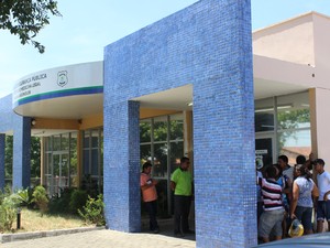 Vítimas são enterradas e PM reforça buscas por suspeito de chacina no PI