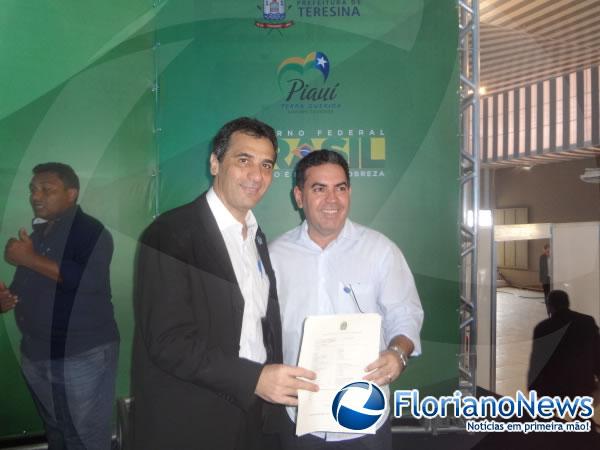 Prefeitura Municipal de Floriano recebe m&aacute;quina agr&iacute;cola do PAC 2(Imagem:FlorianoNews)