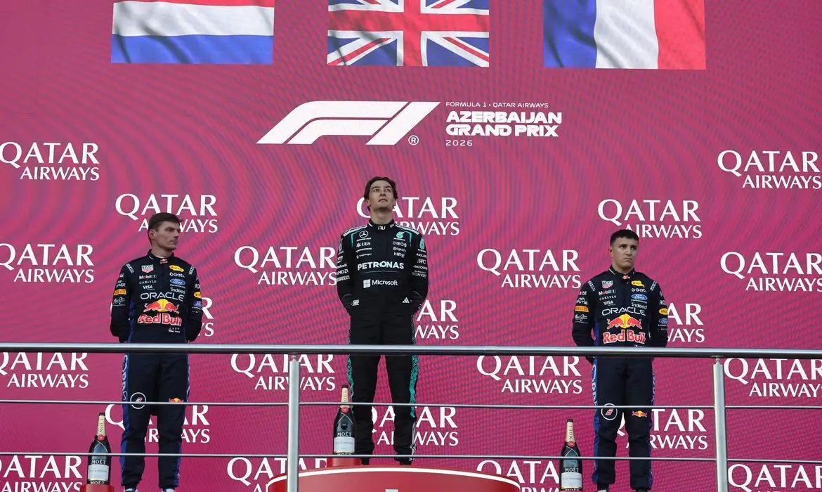 Fórmula 1: Russell supera Verstappen por 0.1s e vence GP do Azerbaijão
