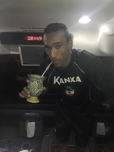 Eduardo abafa polêmica com gaúchos sobre chimarrão: Só uma brincadeira