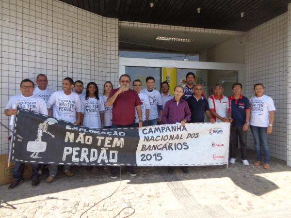 Bancários realizam manifestação e ameaçam greve em Floriano.(Imagem:FlorianoNews)