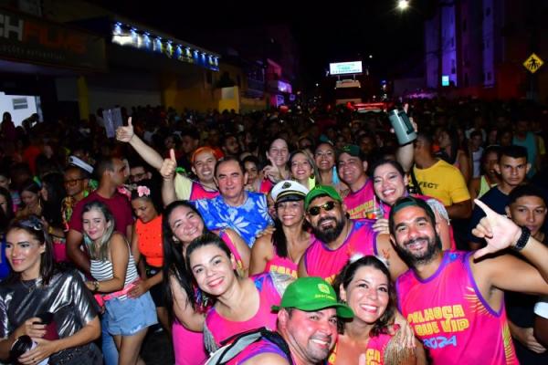 S&aacute;vio Grazz e Banda Babaix&aacute; arrastam multid&atilde;o no 3&ordm; arrast&atilde;o do Carnaval de Floriano(Imagem:Secom )