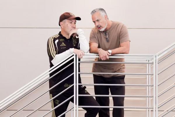 Leonardo Jardim e Jos&eacute; Boto conversam no Flamengo.(Imagem:Gilvan de Souza / Flamengo)