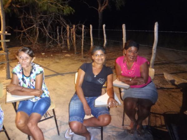 Teatro Itinerante atraiu p&uacute;blico na localidade U&iacute;ca.(Imagem: FlorianoNews)
