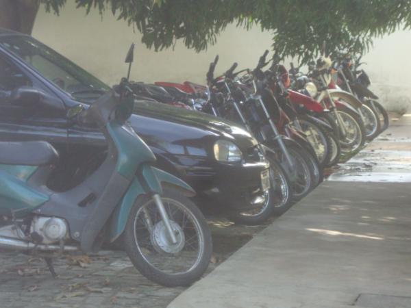 Motos apreendidas em Blitz do BATRAN - Batalh&atilde;o de Tr&acirc;nsito(Imagem:Reda&ccedil;&atilde;o)