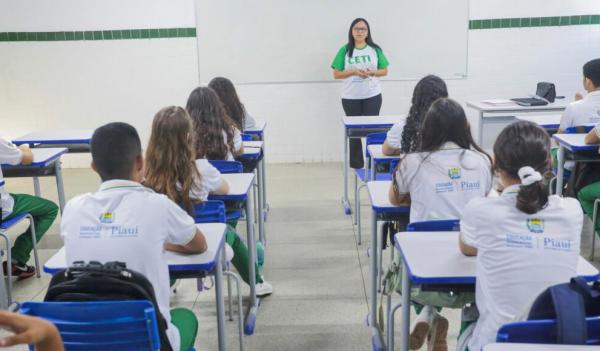Seduc convoca mais de 400 professores para escolas no Piauí