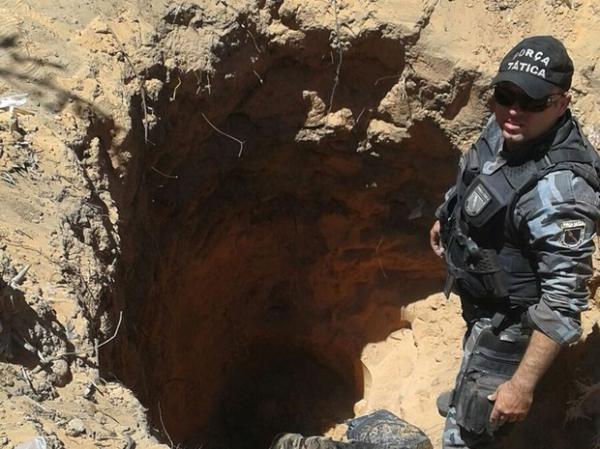 Homem é preso após matar esposa e enterrar no quintal de casa