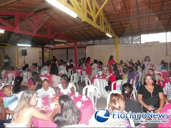 Mulheres participam de Ch&aacute; Entre Amigas em Floriano.(Imagem:FlorianoNews)