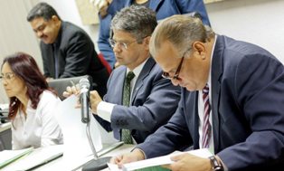 Reunião presidida por Gustavo Neiva aprova projeto que beneficia associação comercial de Parnaíba
