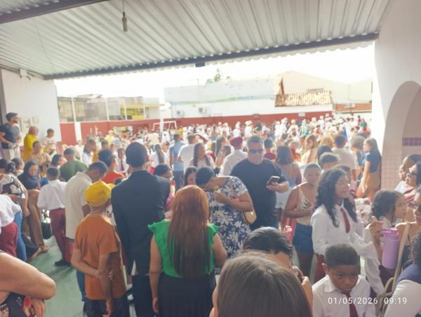 Ginásio Primeiro de Maio celebra 69 anos com desfile cívico e homenagens em Floriano.(Imagem:FlorianoNews)