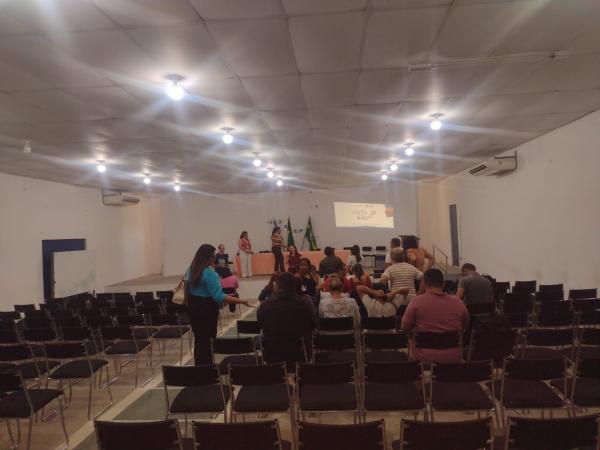 10&ordf; GRE recebe Caravana do Censo Escolar da Seduc e fortalece a&ccedil;&otilde;es para uma educa&ccedil;&atilde;o de qualidade(Imagem:FlorianoNews)