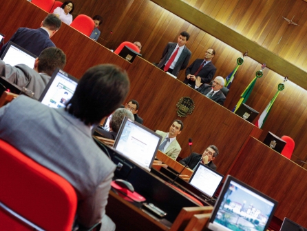 Deputados aprovam requerimentos para obras da Prefeitura de Teresina