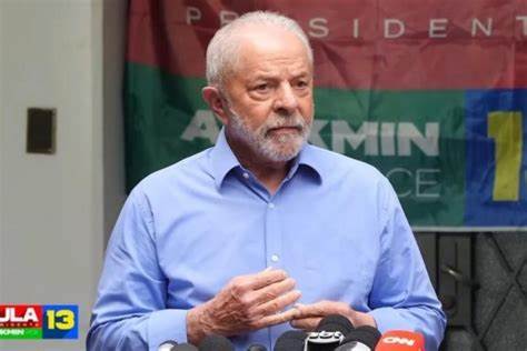 Após atos terroristas em Brasília, Lula se reúne com Rosa Weber, Lira e ministros no Planalto