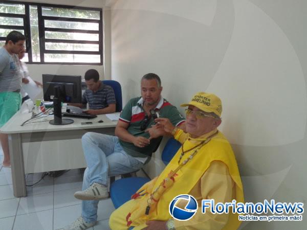 Servidores realizam paralisa&ccedil;&atilde;o por reajuste de 27,5% e amea&ccedil;am com greve geral.(Imagem:FlorianoNews)
