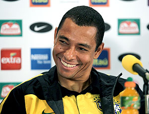 Fla monta operação e acerta a contratação de Gilberto Silva