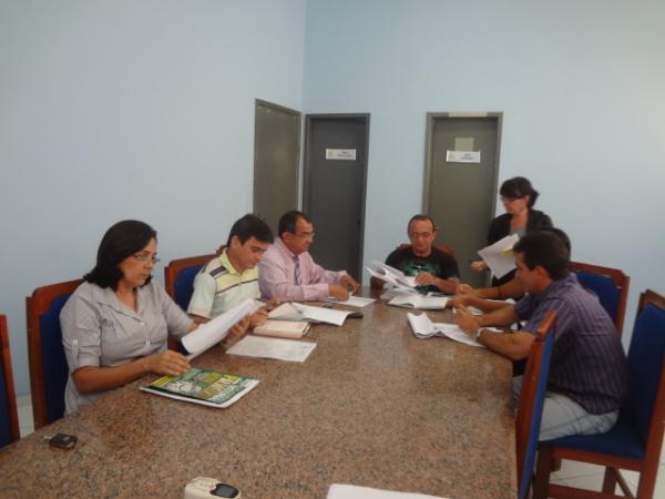 Comissão de Finança e Justiça se reúne na Câmara Municipal