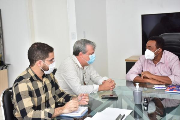 Prefeito Joel se reúne com equipe da Equatorial e encaminha demandas