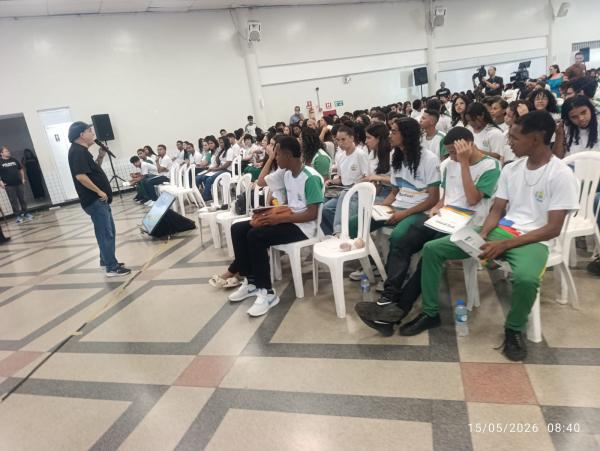 Pré-Enem Seduc na Estrada reúne estudantes em mega revisão preparatória em Floriano