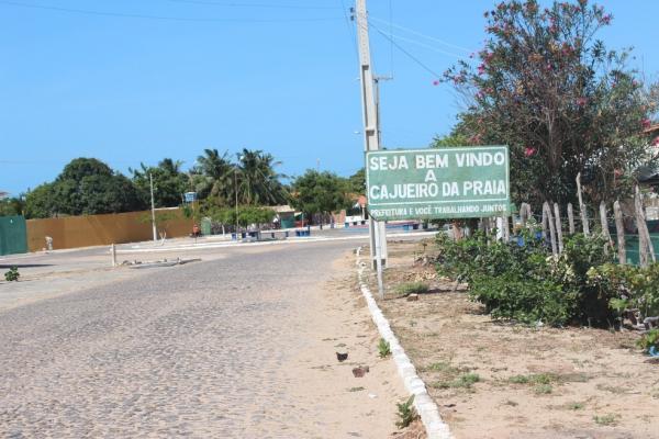 Cerca de 12 horas depois, no início da manhã deste domingo (9), houve outro homicídio em Cajueiro da Praia. Um homem de 44 anos, natural de Granja, no Ceará, e conhecido como