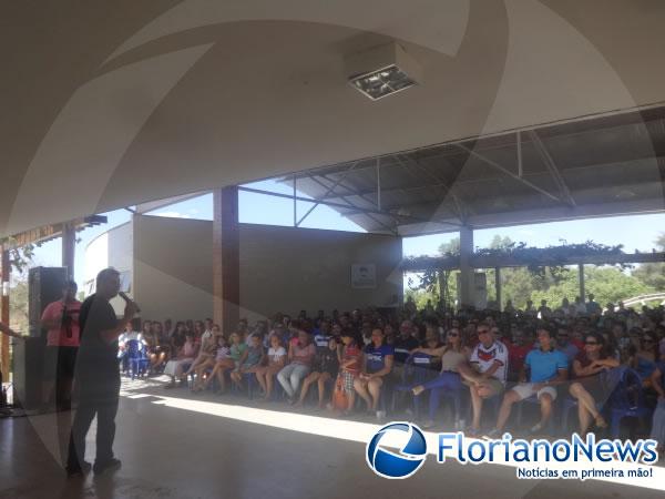 Amauri Juc&aacute; se apresentou na segunda edi&ccedil;&atilde;o do Projeto SESC Riso em Floriano.(Imagem:FlorianoNews)