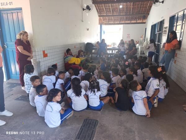 Biblioteca Itinerante leva hist&oacute;rias e cultura &agrave; Escola Municipal Eleut&eacute;rio Rezende(Imagem:FlorianoNews)