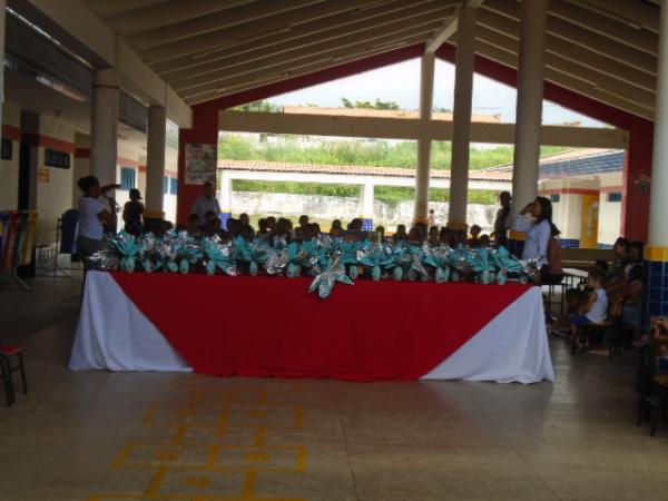 Cacau Show distribui ovos de p&aacute;scoa para crian&ccedil;as da Creche Municipal.(Imagem:FlorianoNews)