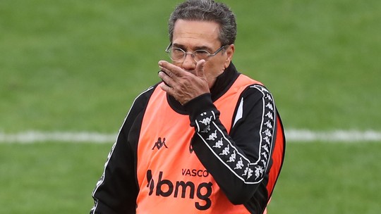Luxa admite rebaixamento e pede desculpa ao torcedor do Vasco: "Me perdoe, me doei ao máximo"