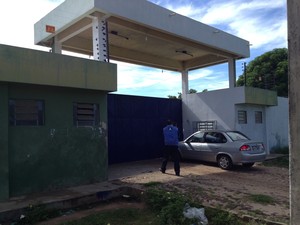Presos serram grades e tentam fugir da penitenciária Irmão Guido