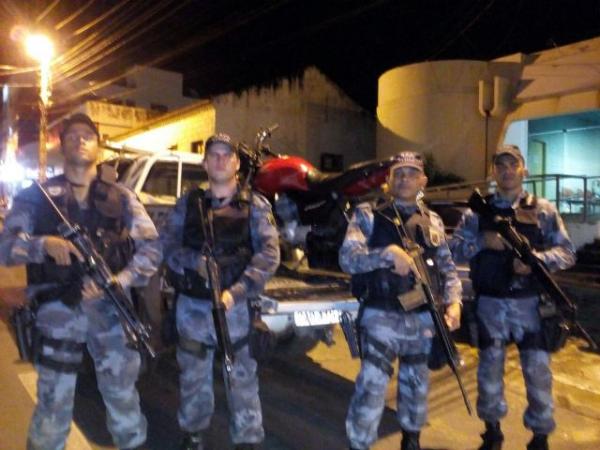 Menor &eacute; apreendido com arma de fogo ap&oacute;s assalto em Floriano.(Imagem:For&ccedil;a T&aacute;tica)