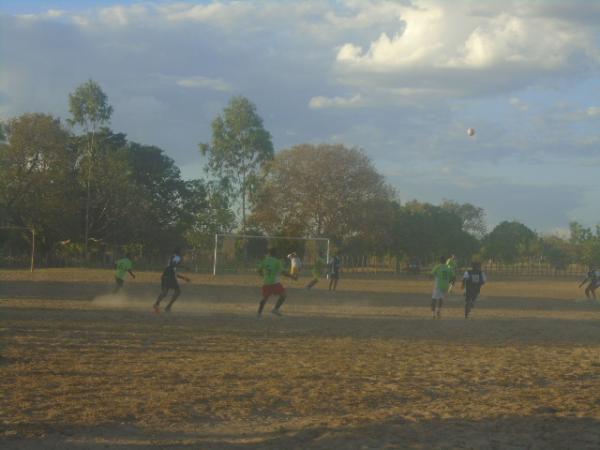 Atl&eacute;ticos vence torneio esportivo na localidade L-3.(Imagem:FlorianoNews)