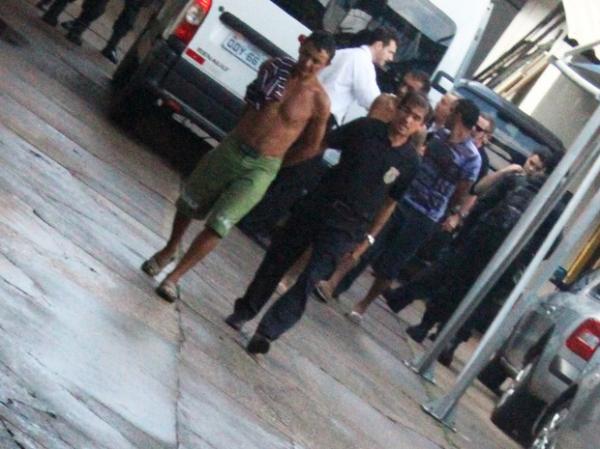 Presos foram encaminhados para a sede da Pol&iacute;cia Federal em Teresina.(Imagem:Gilcilene Ara&uacute;jo/G1)
