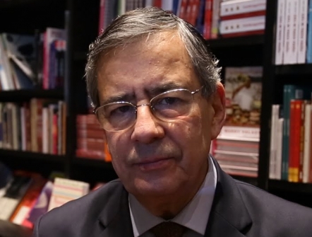 Paulo Henrique Amorim lança livro no Cine Teatro da Assembleia