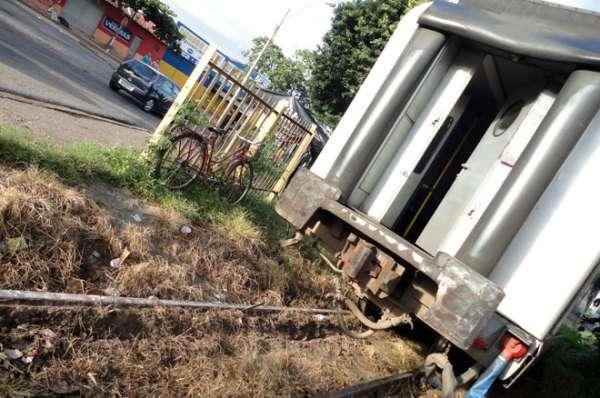 Metr&ocirc; de THE descarrila mais uma vez(Imagem:180Graus)