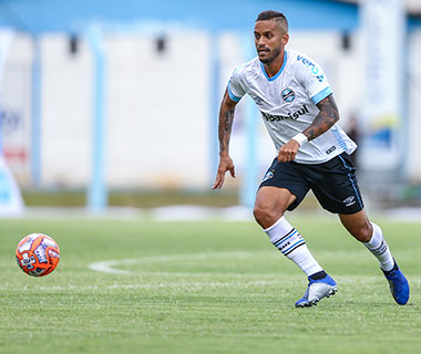 Rômulo estreia e Grêmio vence a primeira no Gauchão