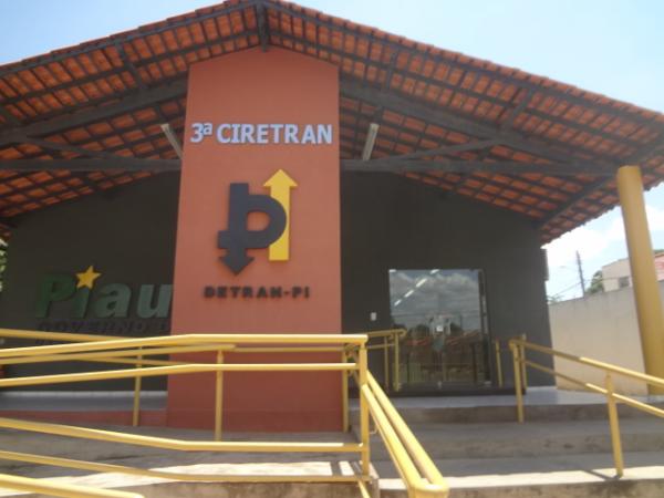 Solicita&ccedil;&atilde;o de CNH definitiva e 2&ordf; via ser&aacute; efetuada pela internet.(Imagem:FlorianoNews)