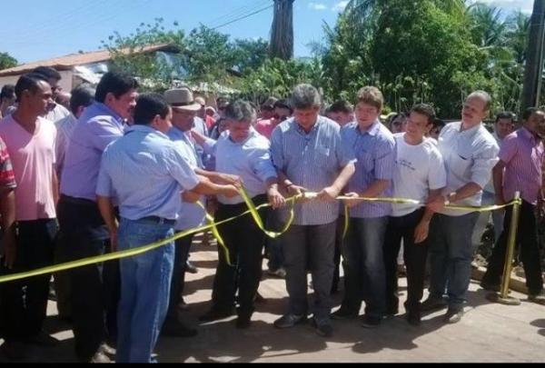 Gustavo Neiva acompanha Governador em entrega de obras no cerrado piauiense.(Imagem:Reprodu&ccedil;&atilde;o/Facebook)