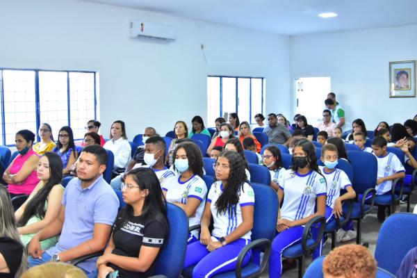 Vereadores acompanham premia&ccedil;&atilde;o de projetos ambientais realizados em Floriano(Imagem:Reprodu&ccedil;&atilde;o)