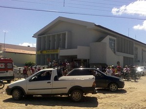 Quadrilha suspeita de arrombar caixa e carros fortes é presa no Sul do Piauí