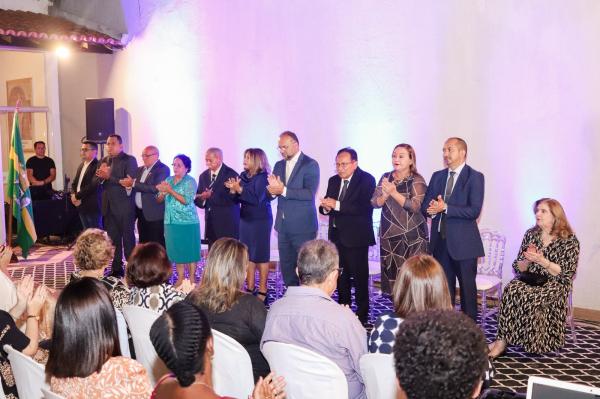  Poder Legislativo prestigia o lan&ccedil;amento do 12&ordm; volume da Cole&ccedil;&atilde;o Florianenses(Imagem:CMF)