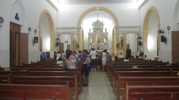 Celebra&ccedil;&atilde;o eucar&iacute;stica na Igreja Matriz.(Imagem:FlorianoNews)