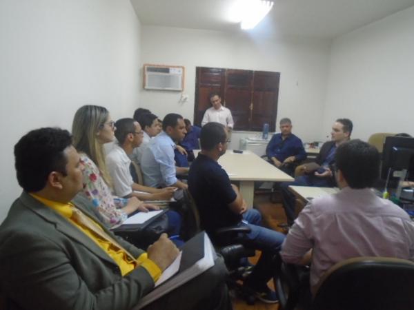 Reunião define tempo de partidos dentro da propaganda eleitoral em Floriano