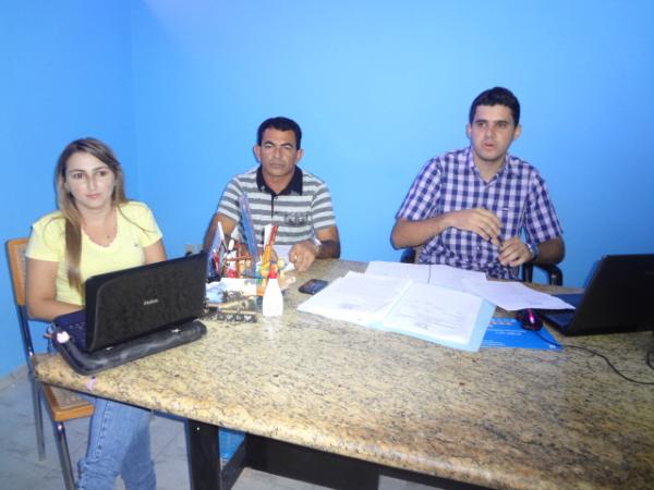 Reuni&atilde;o articula fornecimento de produtos da agricultura familiar para alimenta&ccedil;&atilde;o escolar.(Imagem:FlorianoNews)