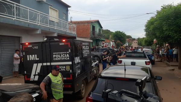 Ex-presidiário é morto a tiros dentro de barbearia no município de Picos