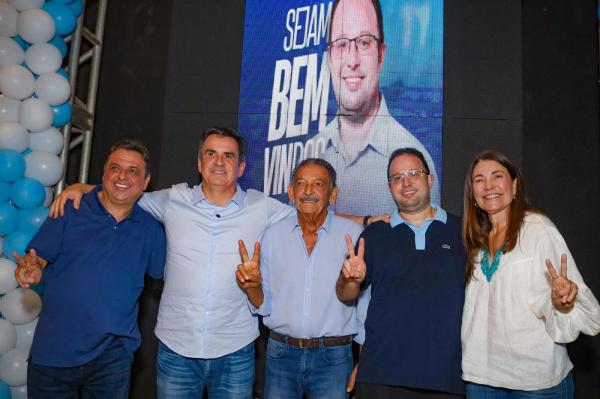 Solenidade com Ciro, Joel e Margarete, lançando Dr Erivelto e Gil em Picos, reúne multidão(Imagem:Ascom)