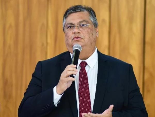 Dino anuncia que vai fiscalizar redução nos preços de gás e combustíveis