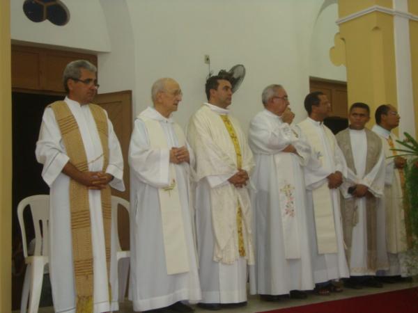 Padres na celebra&ccedil;&atilde;o(Imagem:reda&ccedil;&atilde;o)