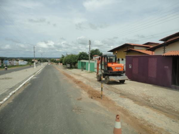 Obras do esgotamento no Anel Vi&aacute;rio(Imagem:FlorianoNews)