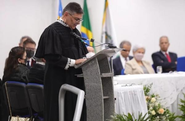Conselheiro Kennedy Barros toma posse como novo presidente do TCE-PI