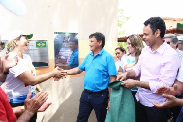 Wellington Dias entrega melhorias em balneário de São João do Piauí