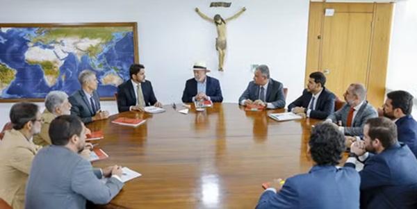 Lula e ministros durante reuni&atilde;o no Pal&aacute;cio do Planalto (Imagem:Ricardo Stuckert/Presid&ecirc;ncia da Rep&uacute;blica)